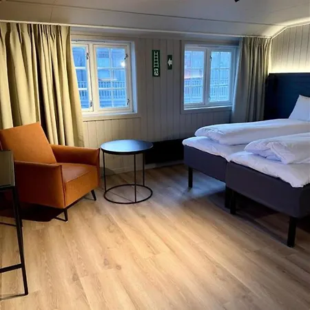Gronnbuene Rorbu Hotel Andenes Exterior photo