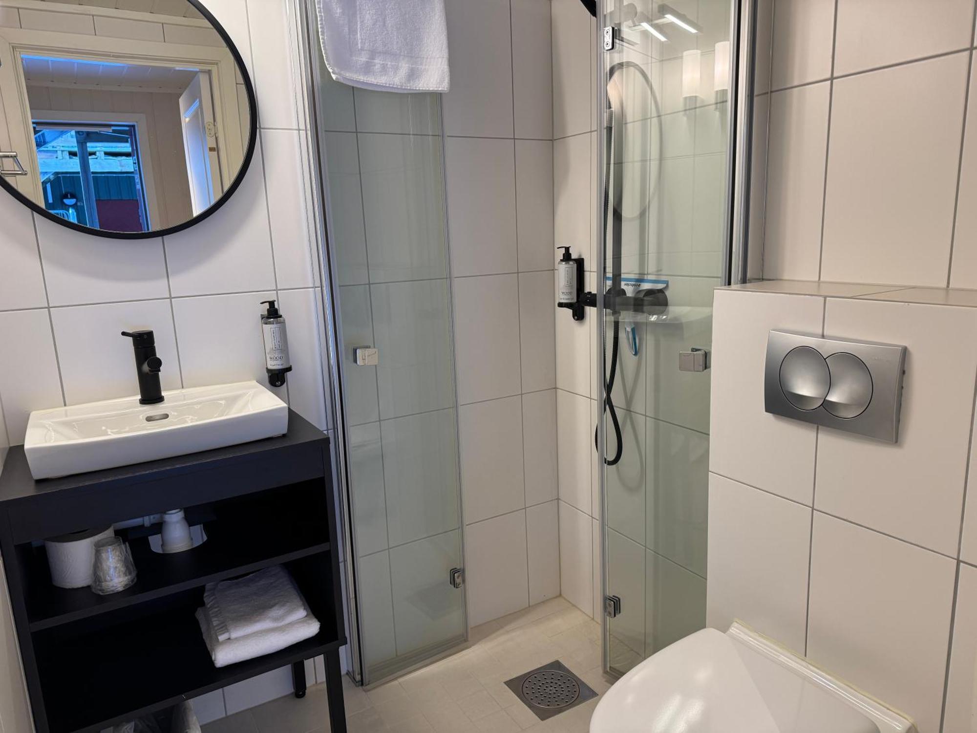 Hotell Grønnbuene Rorbu 2*